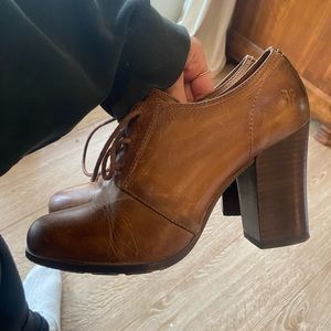 Frye Oxford Heel Boots 9 (Runs small)